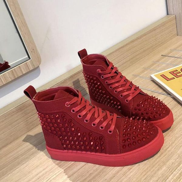 

2020 пару моды заклепки высокой верхней обуви, Black