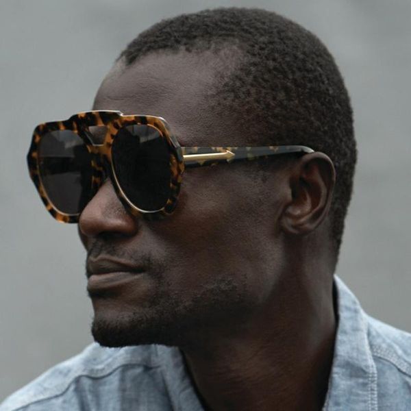 

2021 fashion oversized frame shield style gradient sunglasses metal arrow brand design sun glasses uv400, White;black