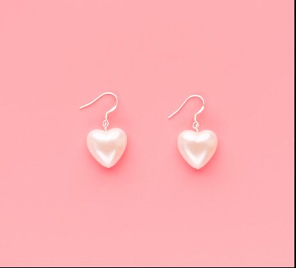 

2020 new korean style fashion retro simple delicate pearl heart earrings white date birthday gift 520, Golden;silver