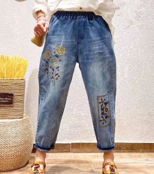 

2021 spring designer demin women's pants embroidered flowers ladies vintage waistline loose denim cross-pants p2282 jii3, Black;white