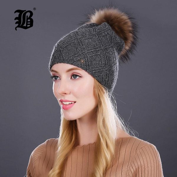 

flb] beanie для женской зимних помпонных меховых шапок шелкового decor hat женских шерстяных трикотажных теплые шапки 2018 skullies шапочка, Black;white