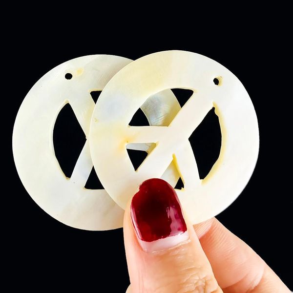 

2pcs peace sign shell flakes natural mother of pearl shell pendants diy earrings necklace jewelry making women girls gifts h jlltnh