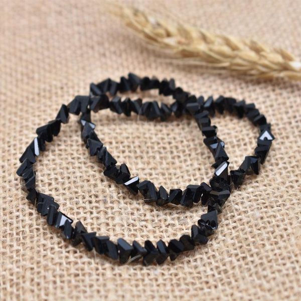 

yanqi 38 цвет высокого качества треугольника кристаллические шарики 4mm 150pcs свободный кристаллический стеклянные бусы для изготовления юв