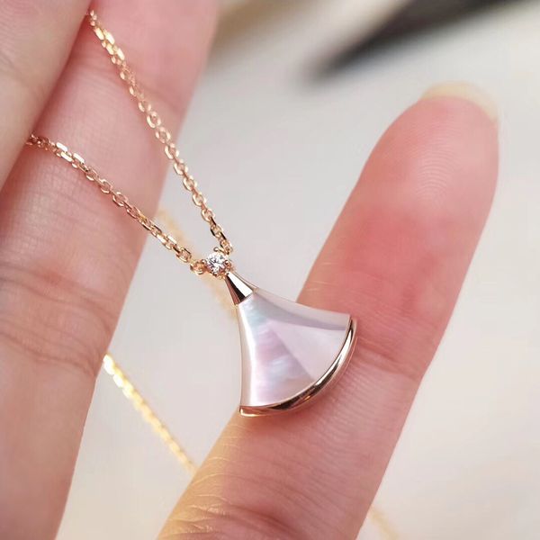 

925 small chain necklace with white scallop shell, Silver