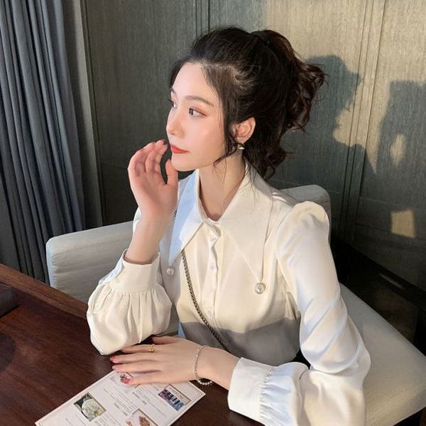 

2021 design sense white niche female spring and autumn new style chiffon inner superior temperament long shirt n9u4