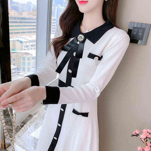 

woman casual dresses autumn and winter 2022 korean version with slim waist, sweater, knitted contrast dresses, Black;gray