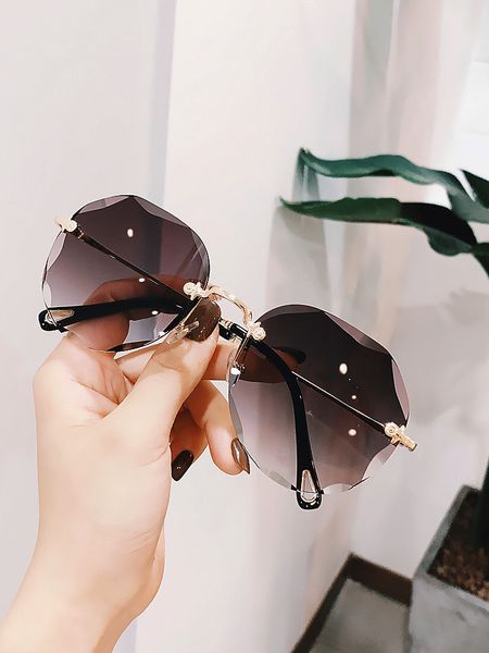 

bl2020 frameless net new red big frame fashion sunglasses women ins round face street glasses m l, White;black