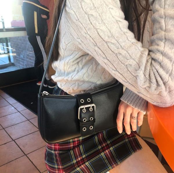 

retro leather buckle design underarm black baguette bag women 2020 new single shoulder bag lady handbags