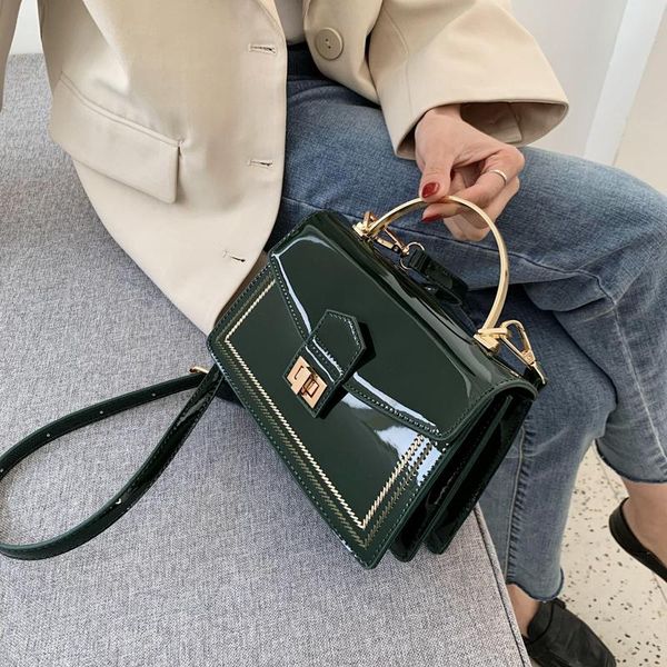 

лакированная кожа цепи дизайн crossbody сумки женщины малый цепи сумки малый мешок руки дамы дизайнер вечерние сумки с ручкой