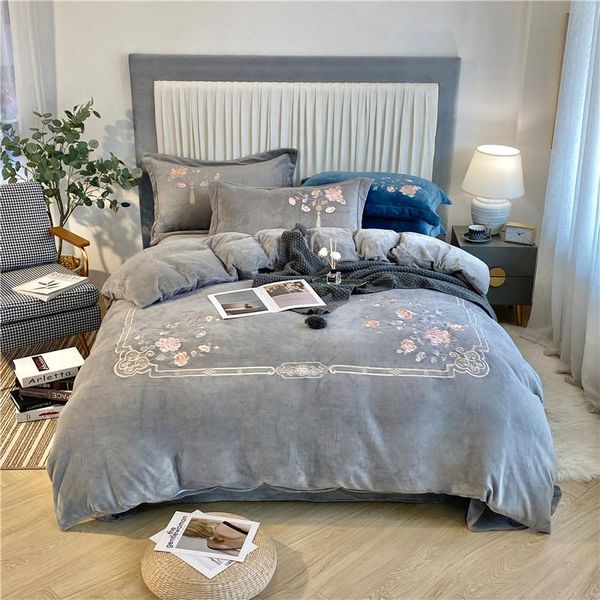 

luxury warm velvet flannel fleece chinese style flowers bedding bed textiles pillowcases sheet home cover duvet set embroidery