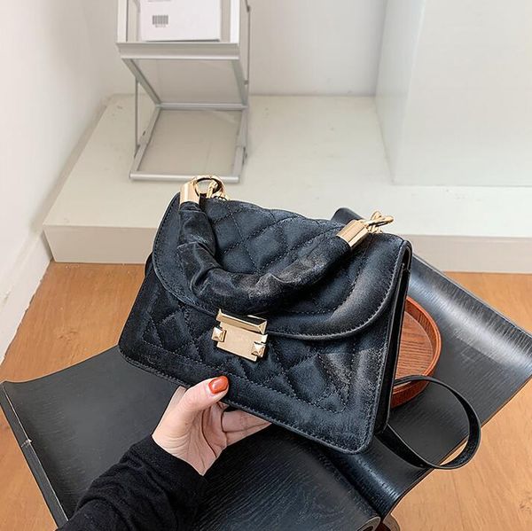 

factory wholesale women handbag new flannel handbag simple atmospheric gold buckle women shoulder bag small fresh fashion winter fashion bag, Black;red