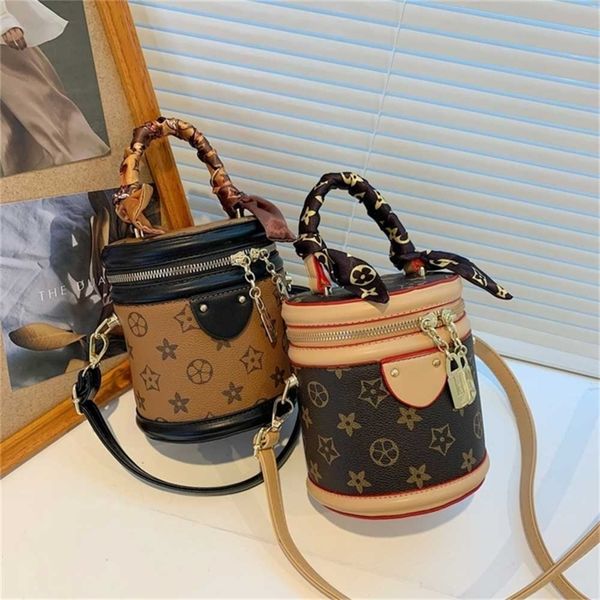 

designers messenger bucket bag portable retro girls crossbody high-capacity bag one-shoulder cylinder patchwork handbags pu leather backpack, Black