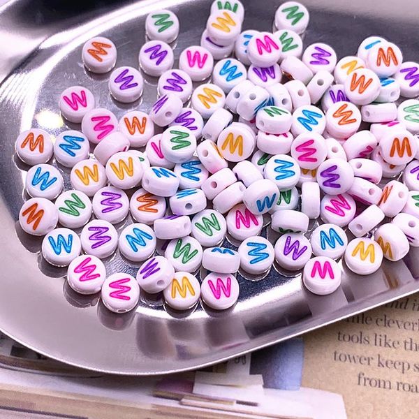 

100шт 7x4mm a-z красочные круглый буквы алфавита акриловые сыпучие шариков прокладки для изготовления ювелирных изделий diy браслет аксессуа