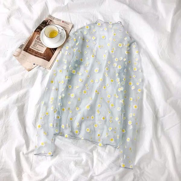 

2021 new female mode will see five daisy colors lace sleeve casual shirt built on seeing through sun block big size clothes yahc, White