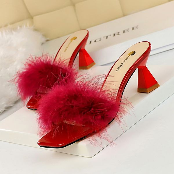 

korean-style fashion slippers woman with thick with high heels square head open toe 2020 new furry word women slippers x1020, Black