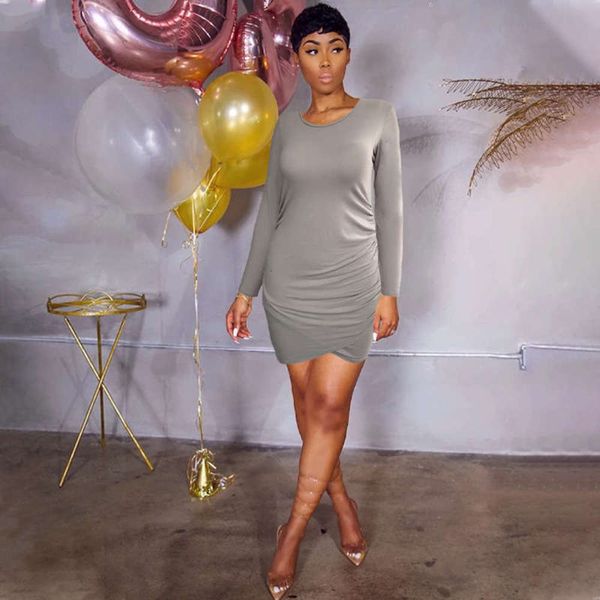 

new wind 2020 women's autumn / winter solid color slim fitting round neck pleated waist show thin dress, Black;gray