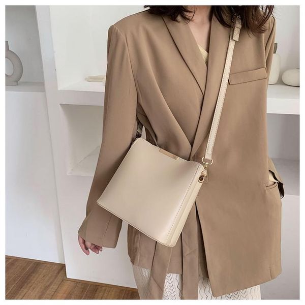 

large capacity ladies shoulder bag leather crossbody bags for women luxury purses design for women fashion ladies shoulder bags