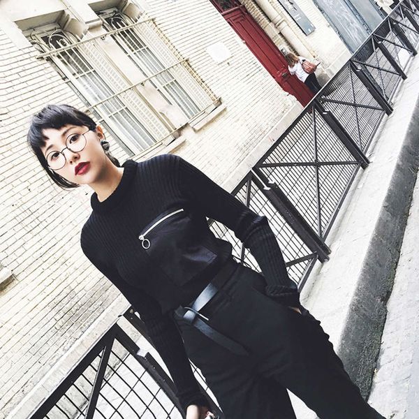 

korean dongdamen black knitted pull ring pocket puffy t-shirt sweater, White;black