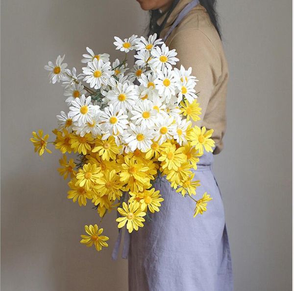 Cinco margaridas holandesas Little Daisy Decorative Flowers Persa Crisântemo Silk Wild Artificial Flor Fontes