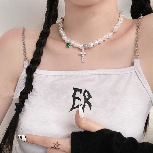 

ins niche design personality diamond cross shaped pearl pendant necklace women's collar chain trendsetter, Silver