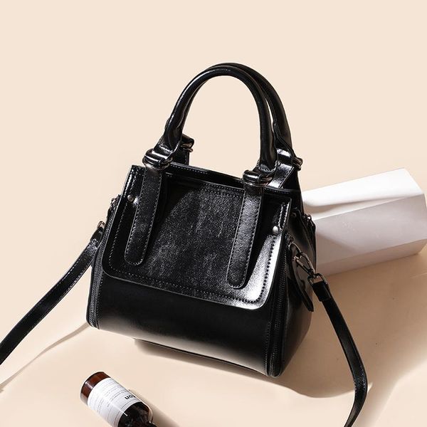 

women's one-shoulder handbag new women's fashion handbag fashion style bag