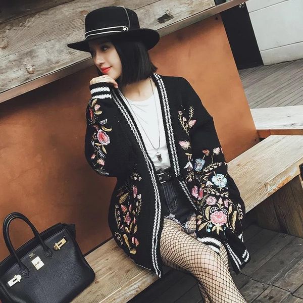 

2020 autumn and winter heavy art embroidery petal stripe v neck sweater, White