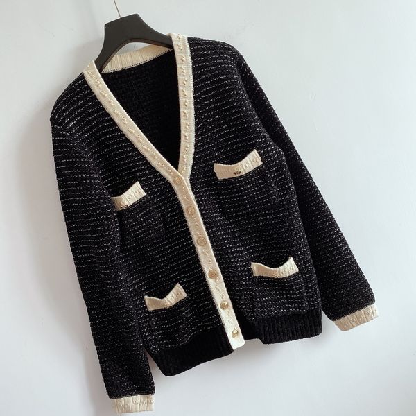

905 2020 brand same style regular v neck long sleeve kint sweater cardigan button sweater qian, White