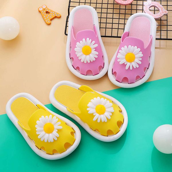

chrysanthemum fashion children's parent child 2020 new summer soft bottom baby's outdoor wear indoor cool slippers baotou, Black;red