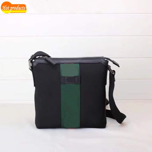

high end atmosphere, classic fashion, european and american style, high-end artificial canvas small postman bag, 21 * 22 * 4cm q072