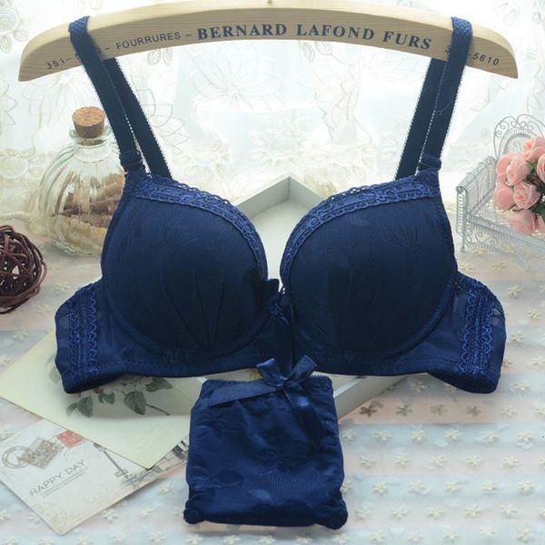 

2020 burst models japanese girls small chest gather lace cute student underwear bra set 225 #, Red;black