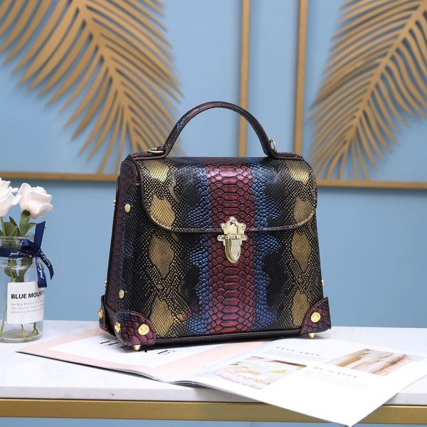 

2020 fashion snake crocodile pattern pu hand-held cross shaped women's bag bags