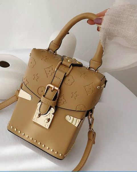

Designer Female Bag 2020 Fashion Four Seasons Embossed Box Portable Best Selling Diagonal Bag Ladies Tide Bags