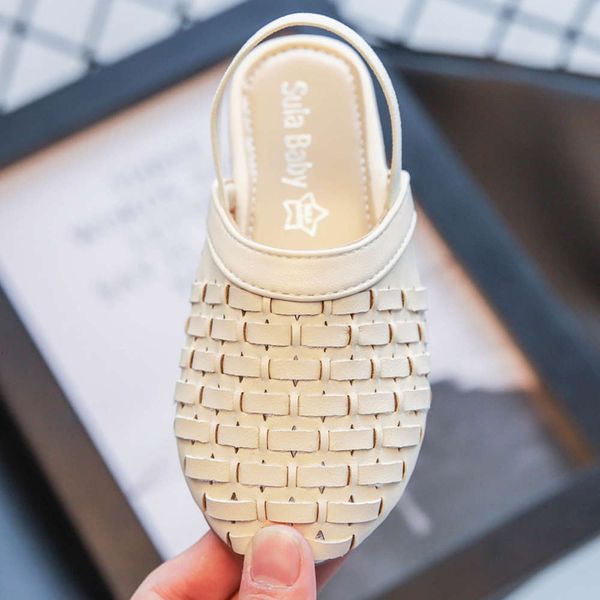 

sandals 2020 summer girls' new versatile children's baotou fashion little girl soft sole princs sho slippers, Black;red