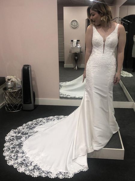 

modern mermaid wedding dresses deep v neck low back long train sparkly sequined lace bridal gowns custom size v17, White