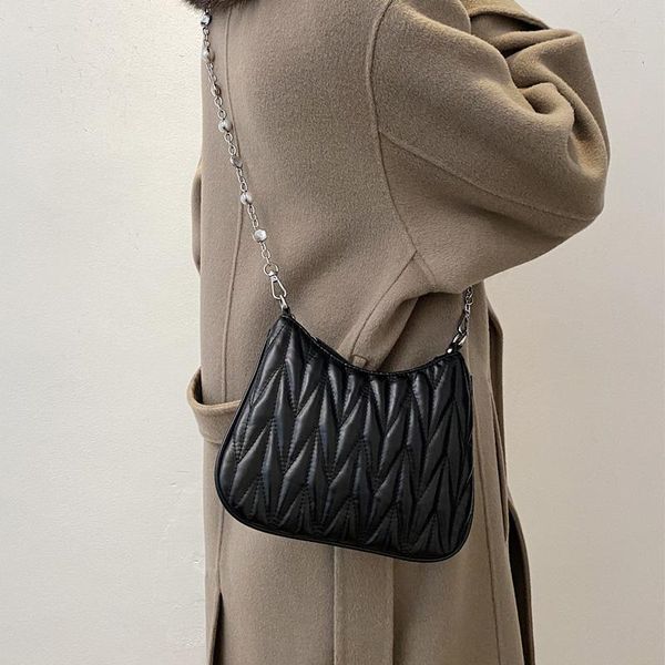 

2021 new fashion pearl chain one shoulder women's bag diamond lattice all-match crossbody phone pack d903