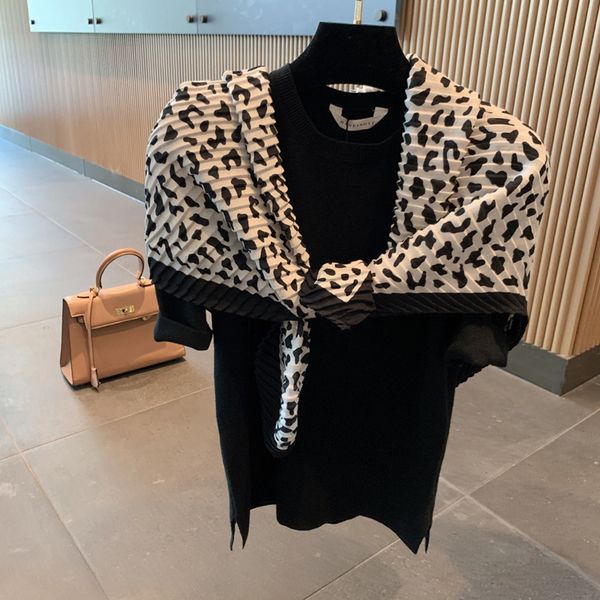 

mier family spring and autumn korean versatile fashion sunscreen shawl big square silk pleated leopard print scarf female winter, Blue;gray