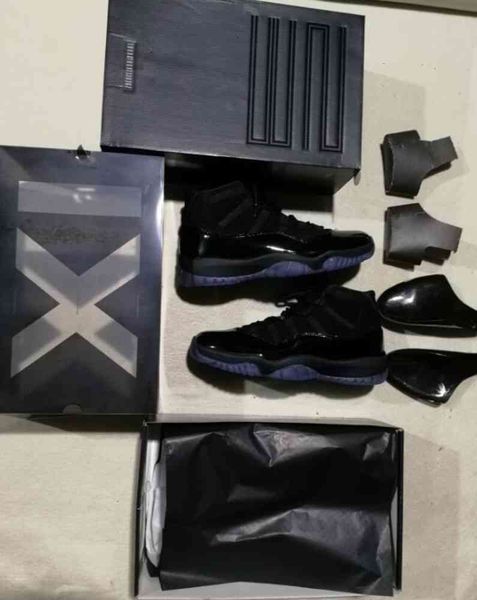 

cap and gown blackout 11s prom night 11 real carbon fiber gym red gamma blue midnight navy basketball shoes concord 11 with box, Black