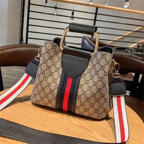 

sale 90% off online popular student one shoulder messenger portable small bucket bag female 2022 new fashion ins versatile large capacity wh