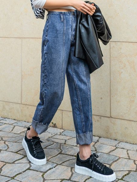 

dazy high waist bleach wash frayed hem mom jeans q8ry#, Blue