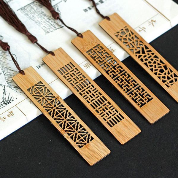 

1pc wooden bookmarks classic vintage hollow retro chic bookmark gifts handmade craft exquisitely carved bookmarks stationery su1