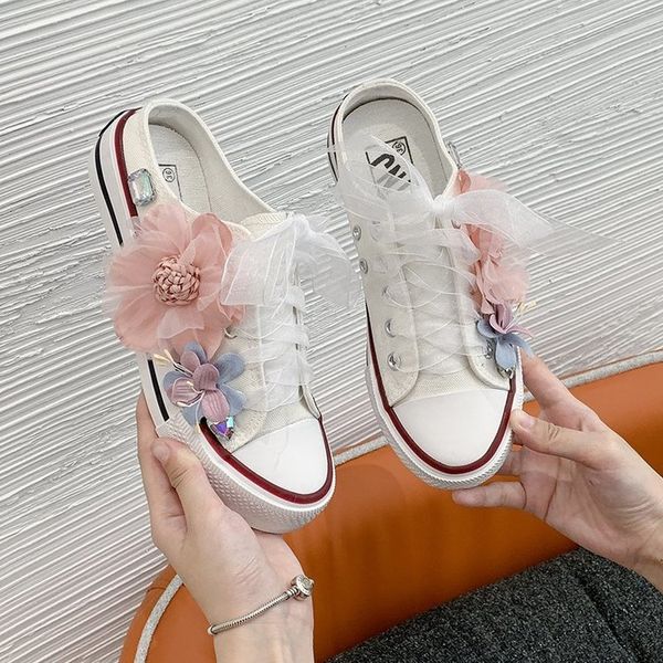 Sapatos de casamento rústicos femininos feitos à mão flores pérolas tênis país nupcial sapatos planos lona plimsoll dama de honra tênis shoes214v