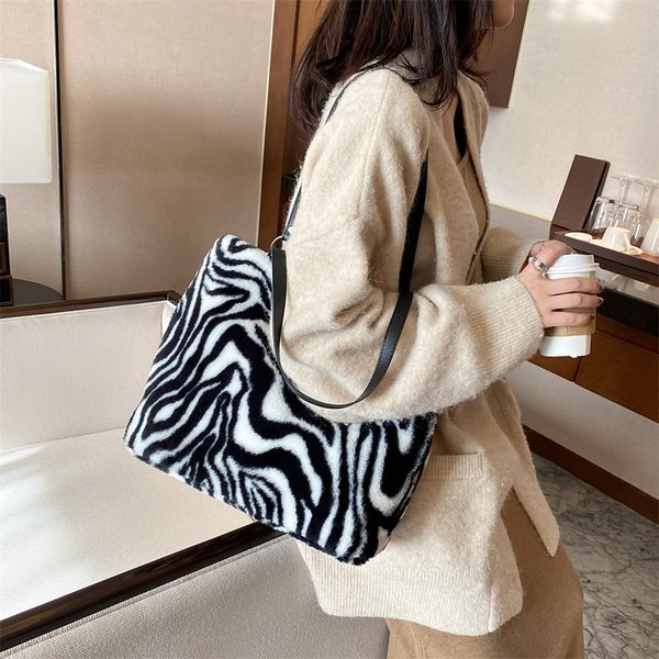 

fashion animal pattern handbag women large capacity plush totes casual portable shoulder commuter bag with pendant