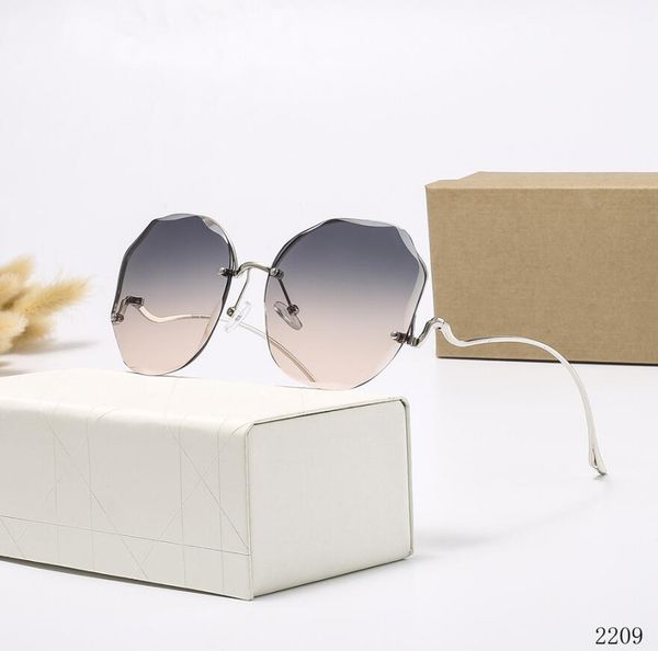 

mrgfzrnzs luxury utfjfjd sunglasses for men popular oval frame design uv protection lens coating mirror lens color plated frame reagreg, White;black