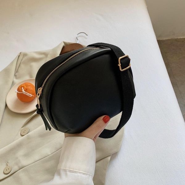 

2020 new autumn and winter niche design net red small bag female korean fashion ins single shoulder messenger bag
