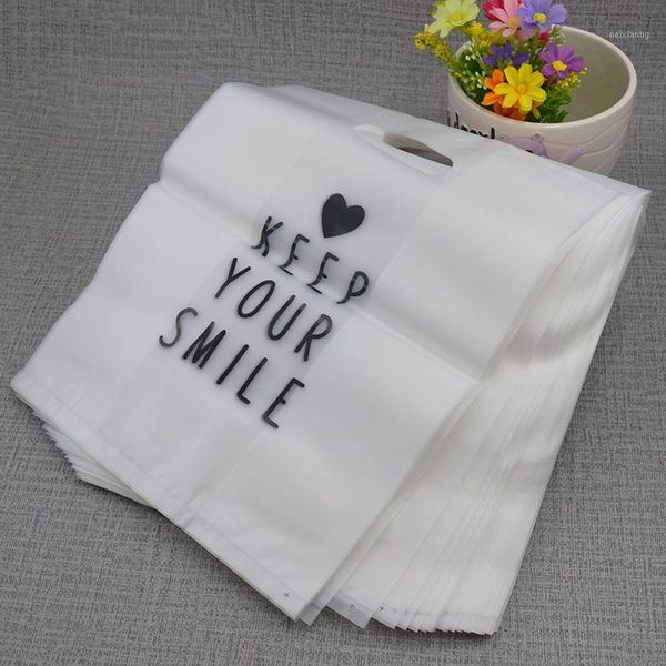 

gift wrap 100pcs translucent storage bag frosted plastic with handle large shopping for cosmetic/clothes present bags 24x30cm1