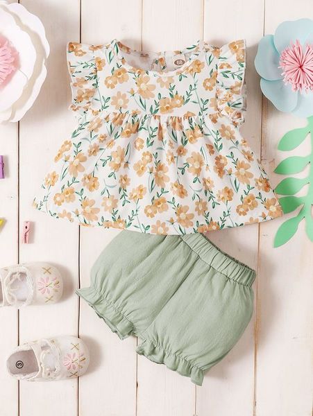 

baby allover floral print ruffle trim peplum blouse & frill shorts she, White