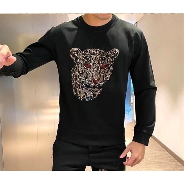 

2021 new brand rhinestone sweatshirt black and white color men fashion streetwear o-neck long sleeve hoodies myld