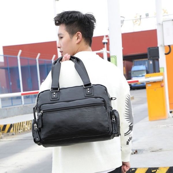 

2019 new men's hand, leisure one shoulder straddle , comter