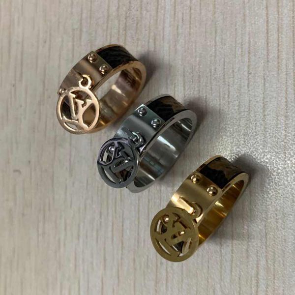 

3 colors titanium steel women ring gold plated lovers ring classic design women jewelry with extravagant stamp wholesale, Silver