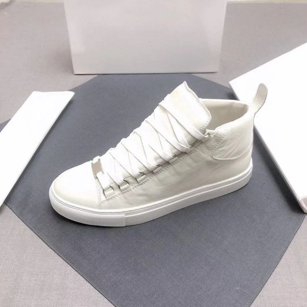 

мода париж мужская обувь кроссовки красные дна низкие кроссовки щелчники щелчники щелчники младшие бежевые / черные / белые заводские оптом, Black